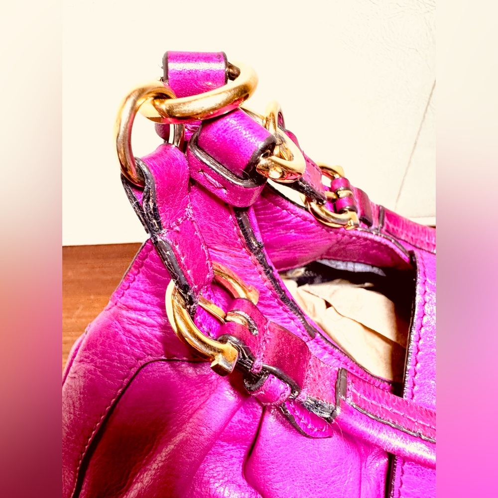 Salvatore Ferragamo Fuchsia Pink Leather Shoulder Bag Excellent Condition - Picture 5 of 9